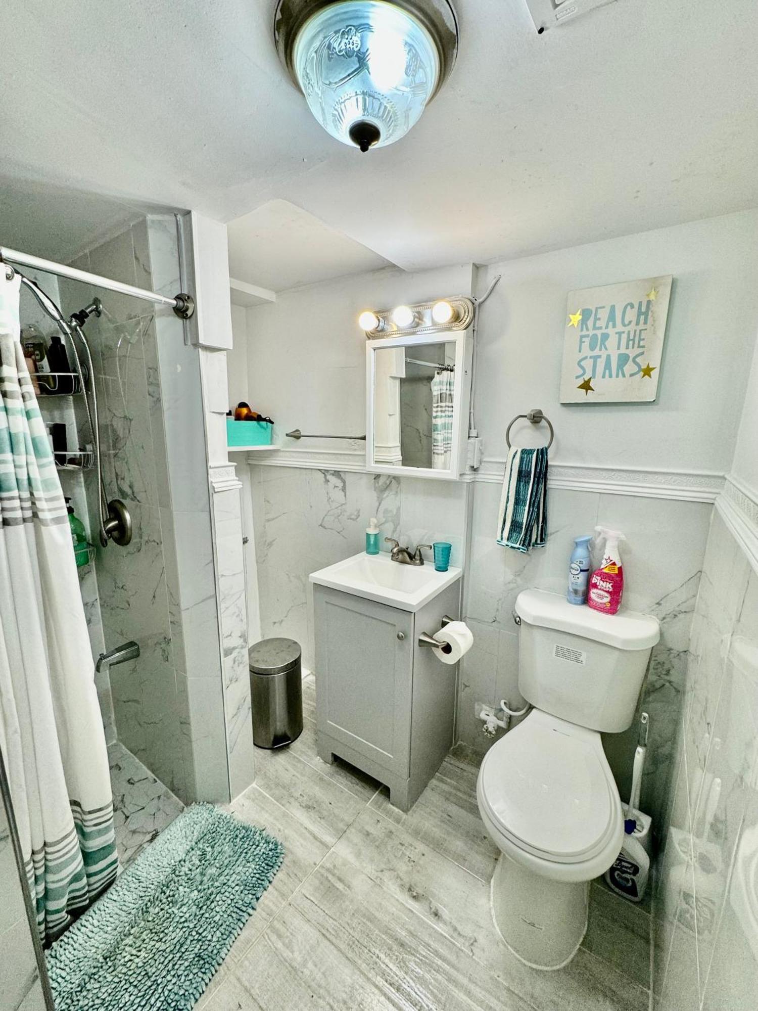 Private Tiny Room On The 1St Floor With Shared Bathroom Near Airport And Downtown Seattte Σιάτλ Εξωτερικό φωτογραφία